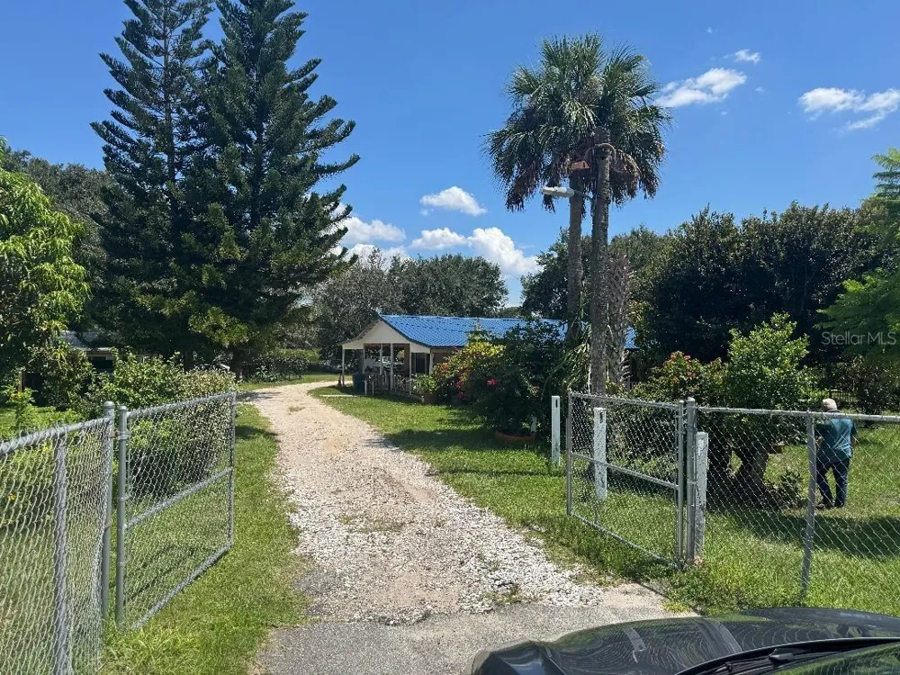 812 US HIGHWAY 17 92 S Davenport, FL 33837
