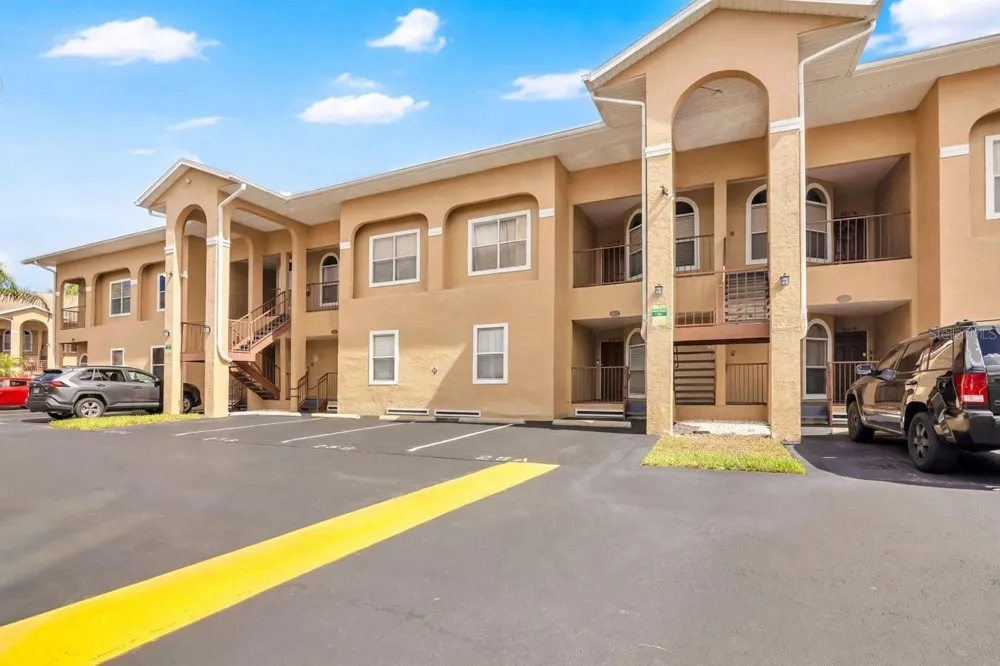 8825 CORAL PALMS COURT #B Kissimmee, FL 34747