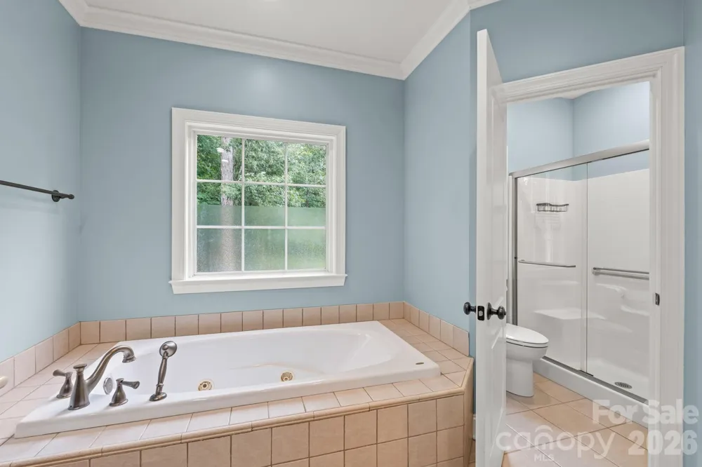 3321 Lower Lake Road Thomasville, NC 27360