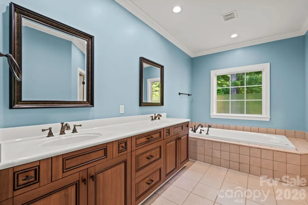 3321 Lower Lake Road Thomasville, NC 27360