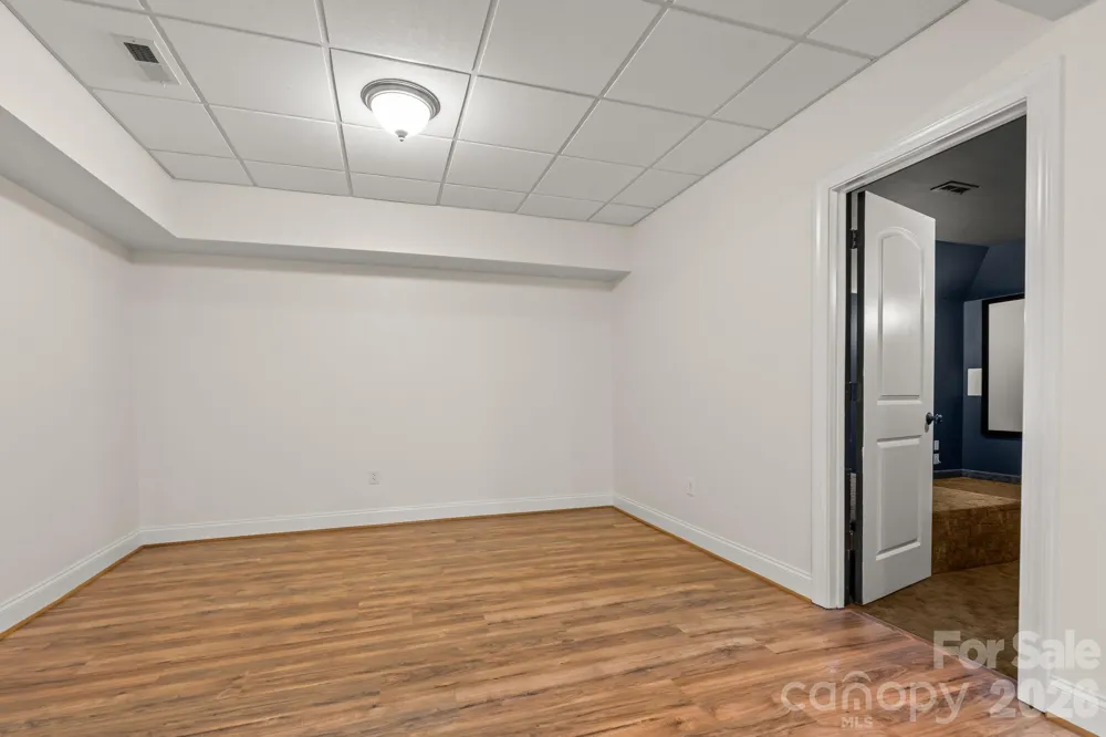 3321 Lower Lake Road Thomasville, NC 27360