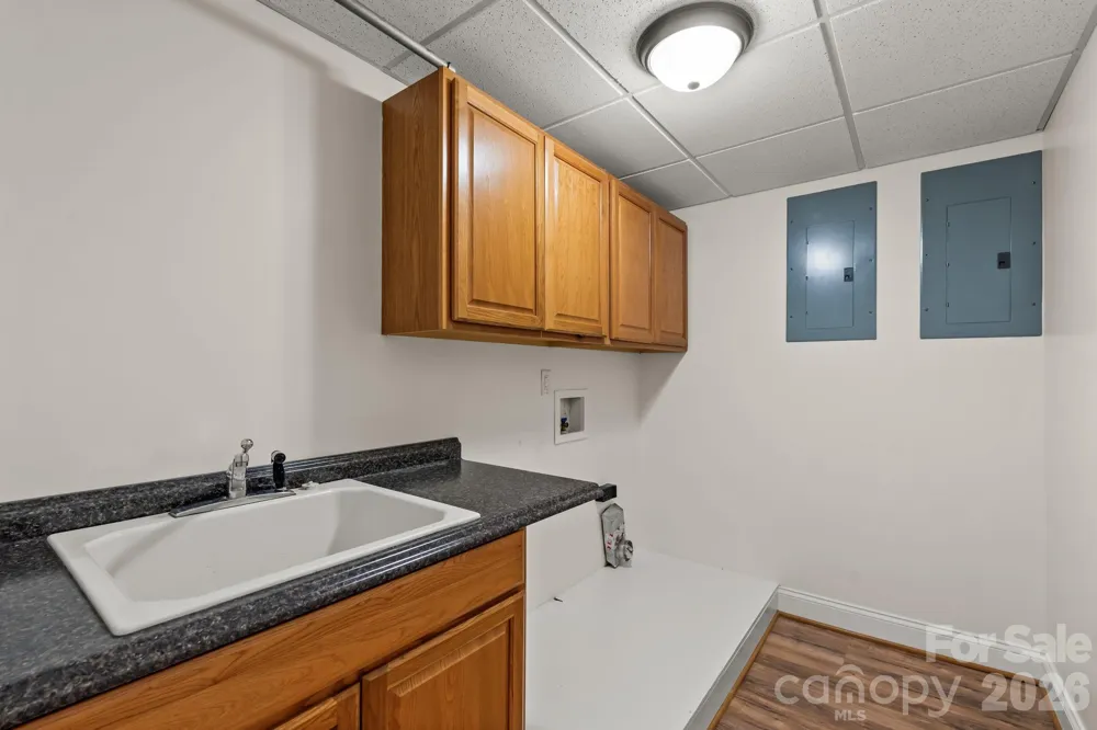3321 Lower Lake Road Thomasville, NC 27360