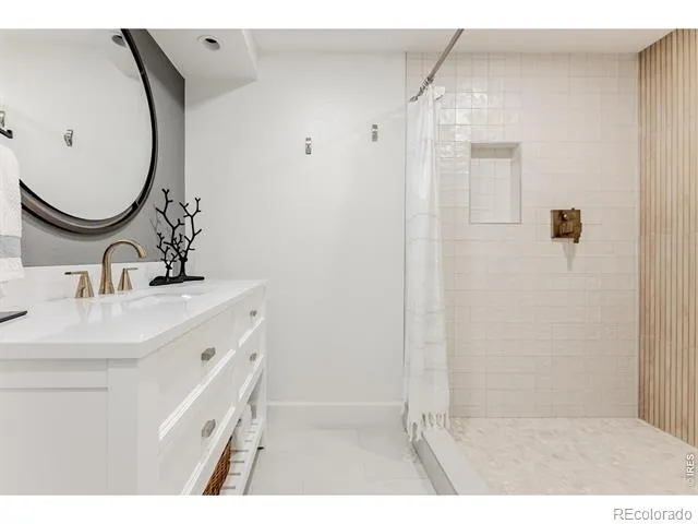8657 Devinney Street Arvada, CO 80005