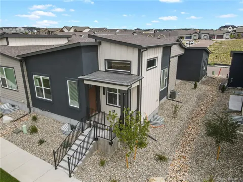 9420 Roseate View