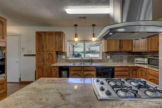 10689 Charles Lane Rye, CO 81069