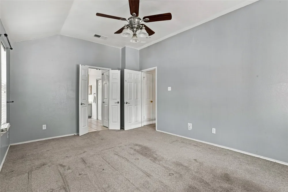 5203 Rio Court Arlington, TX 76017