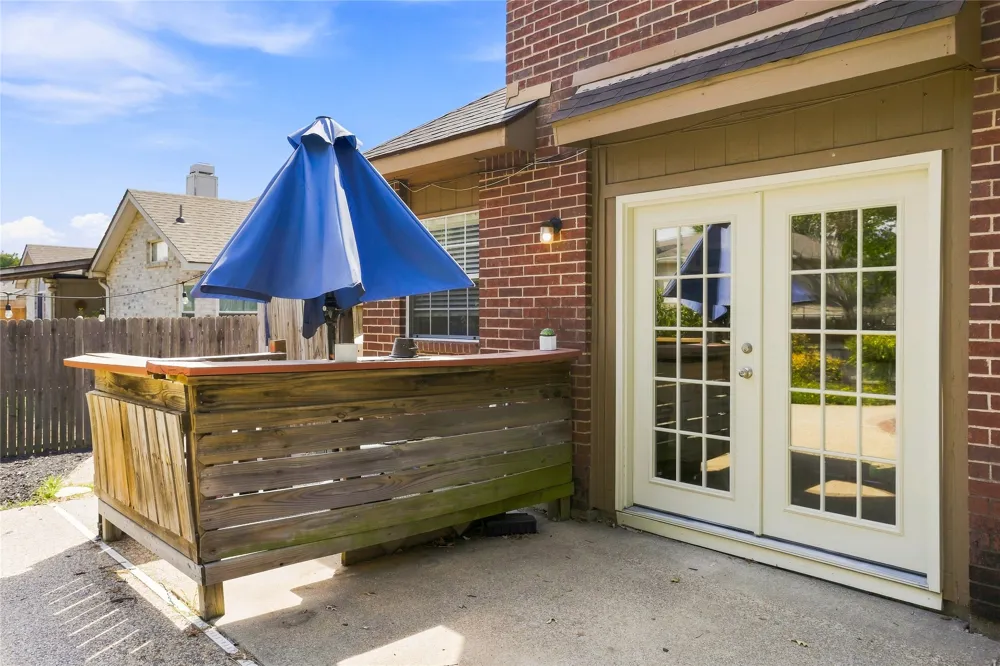 5203 Rio Court Arlington, TX 76017