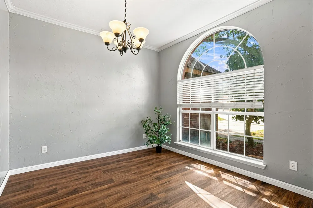 5203 Rio Court Arlington, TX 76017