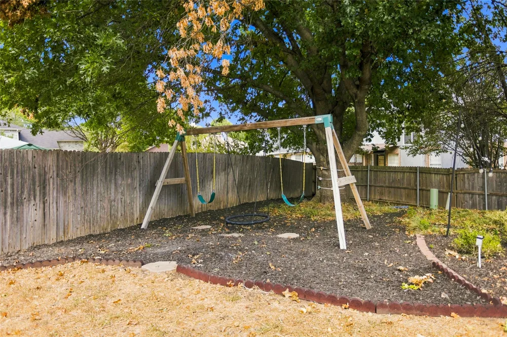 5203 Rio Court Arlington, TX 76017