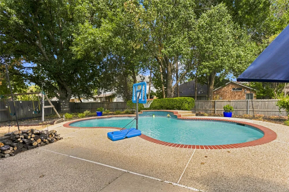 5203 Rio Court Arlington, TX 76017