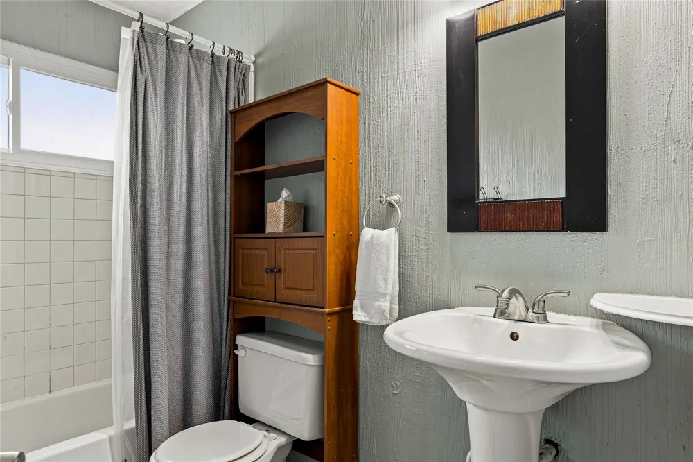 5203 Rio Court Arlington, TX 76017