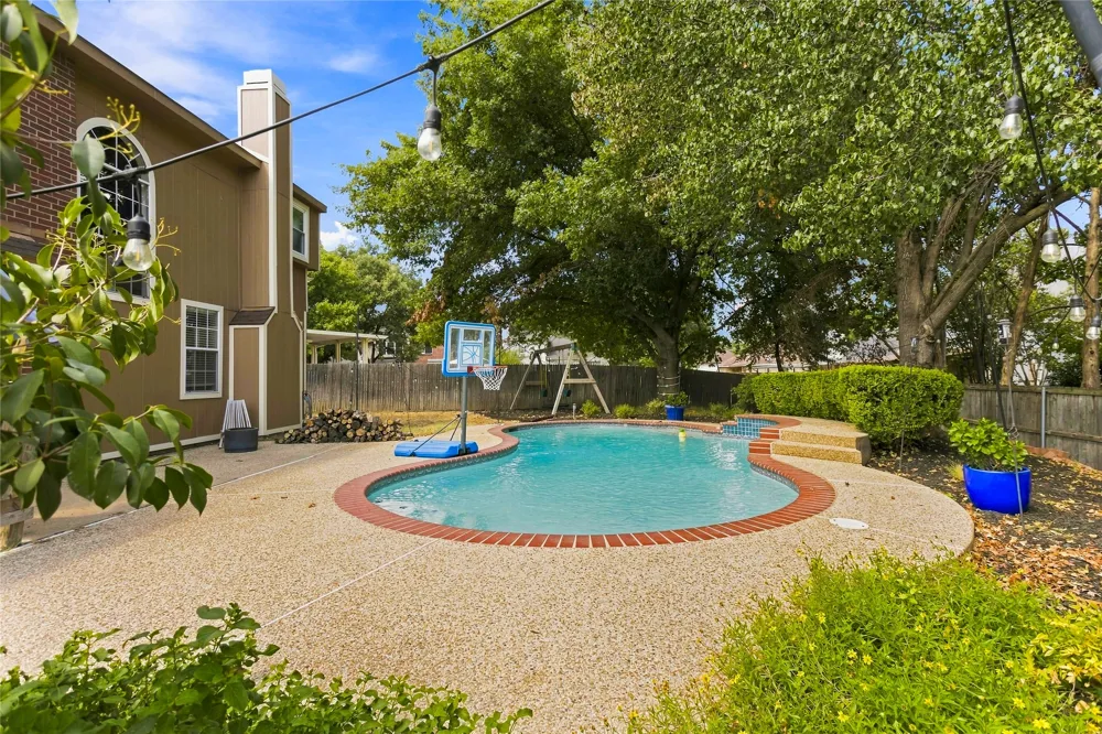 5203 Rio Court Arlington, TX 76017