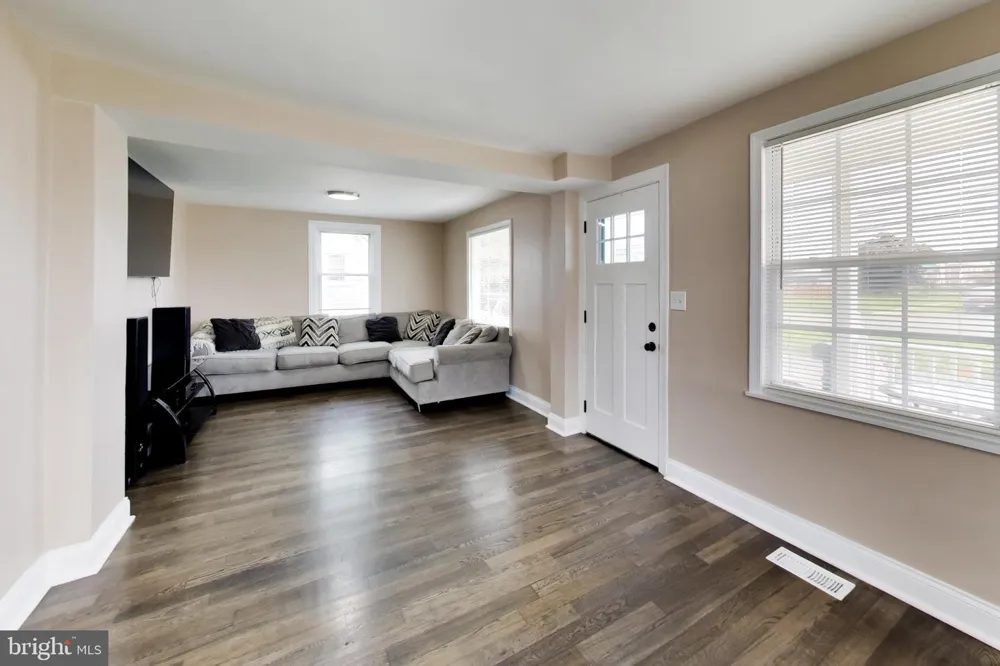 87 WISE AVENUE Dundalk, MD 21222