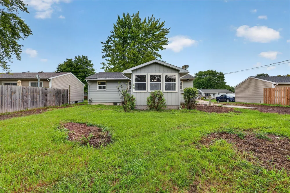 1548 Sibley Street Lowell, MI 49331