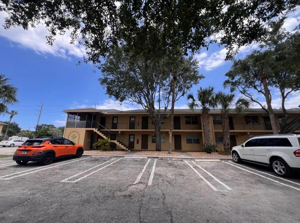 645 SW 20TH COURT #0020 Delray Beach, FL 33445