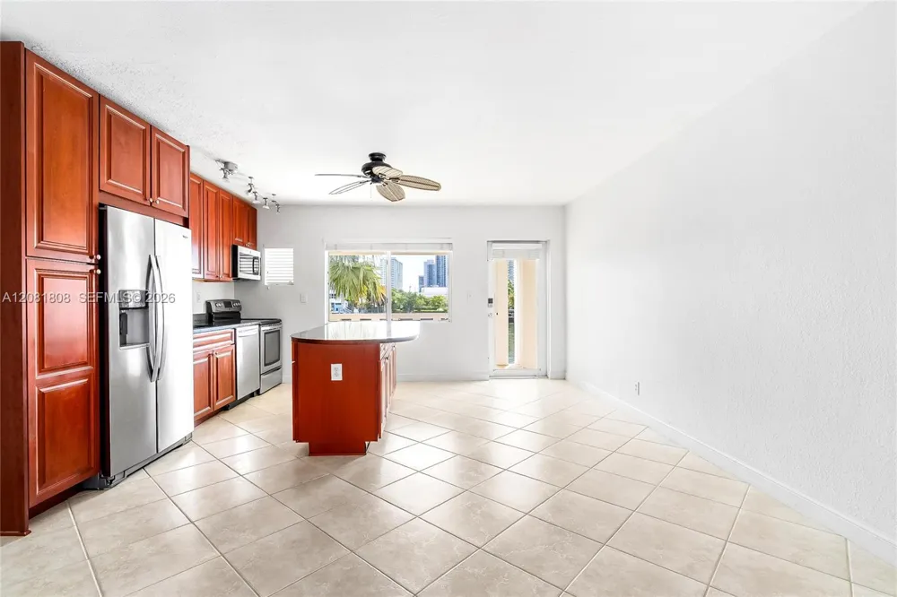 2895 NE 32nd St #205 Fort Lauderdale, FL 33306