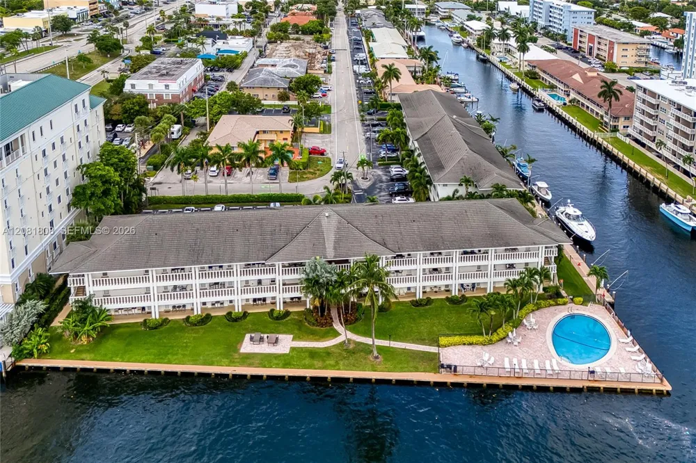 2895 NE 32nd St #205 Fort Lauderdale, FL 33306
