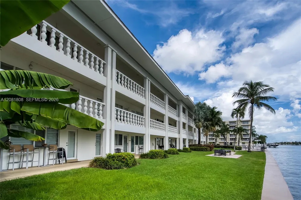 2895 NE 32nd St #205 Fort Lauderdale, FL 33306