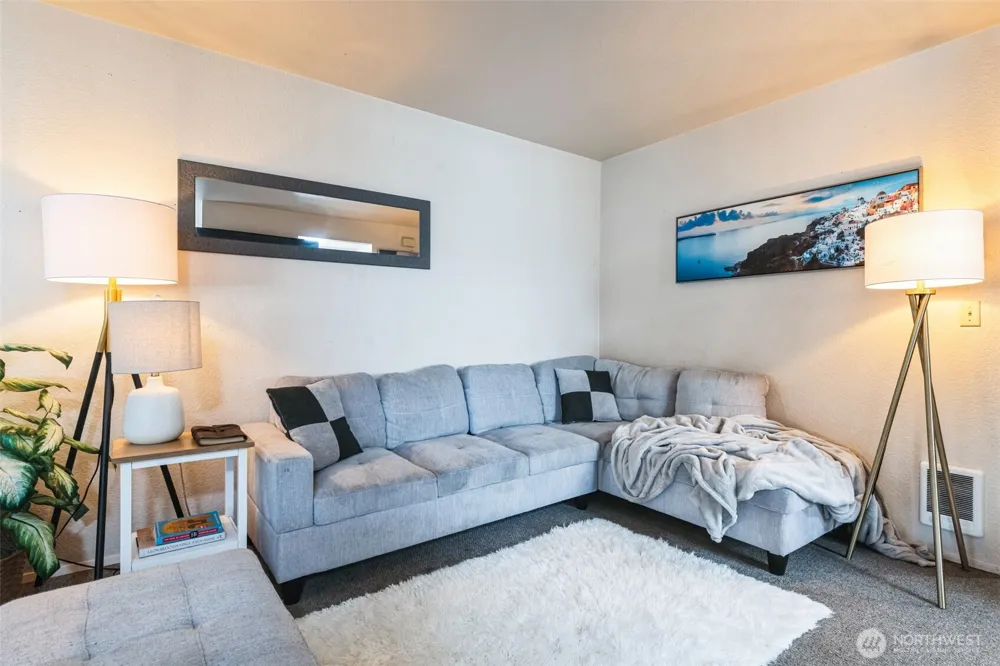 126 W Casino Road #13 Everett, WA 98204