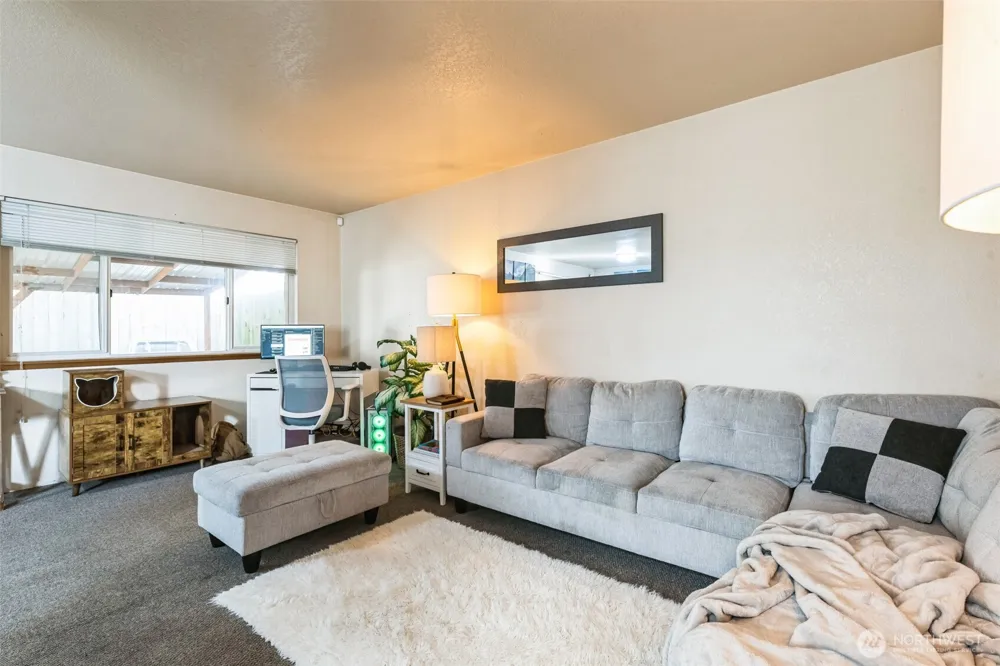 126 W Casino Road #13 Everett, WA 98204
