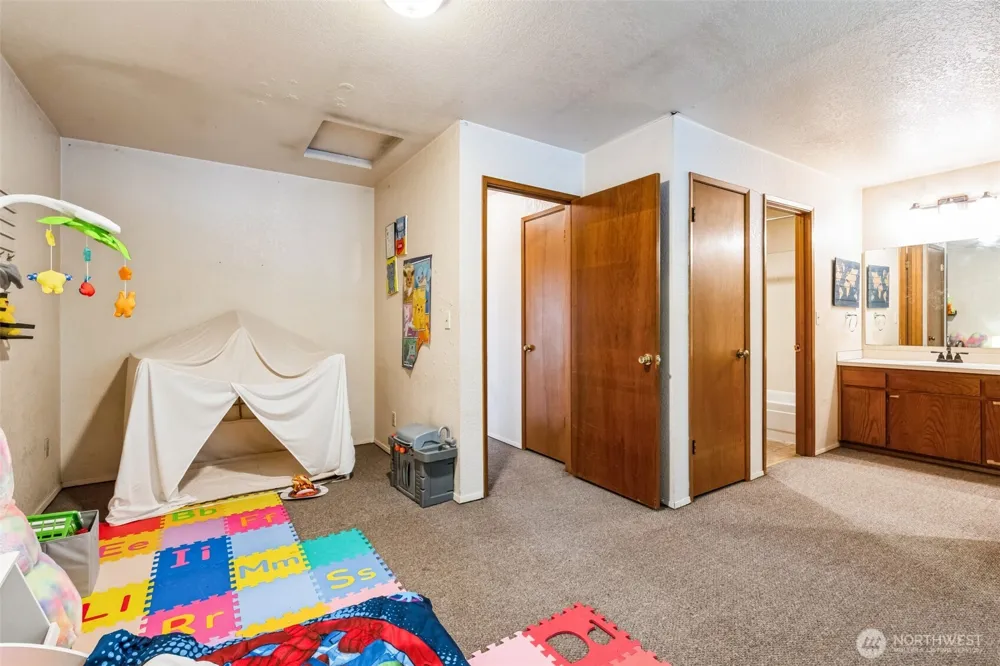 126 W Casino Road #13 Everett, WA 98204
