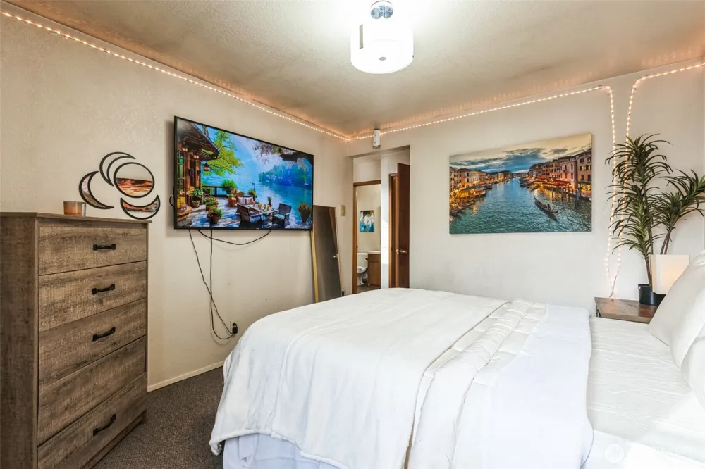 126 W Casino Road #13 Everett, WA 98204