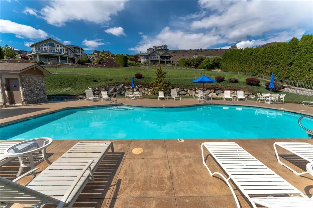 127 Crystal Crest Drive Chelan, WA 98816