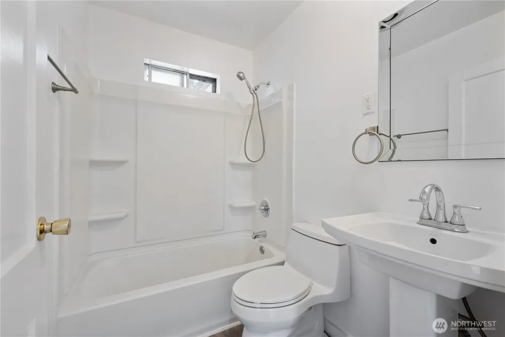 228 24th Avenue Longview, WA 98632