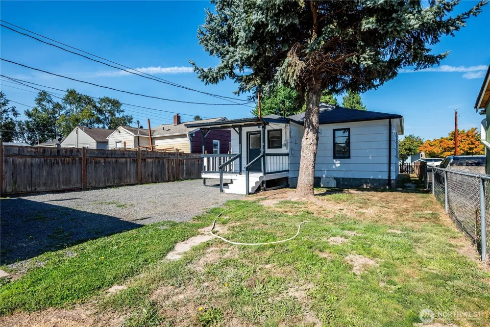 228 24th Avenue Longview, WA 98632