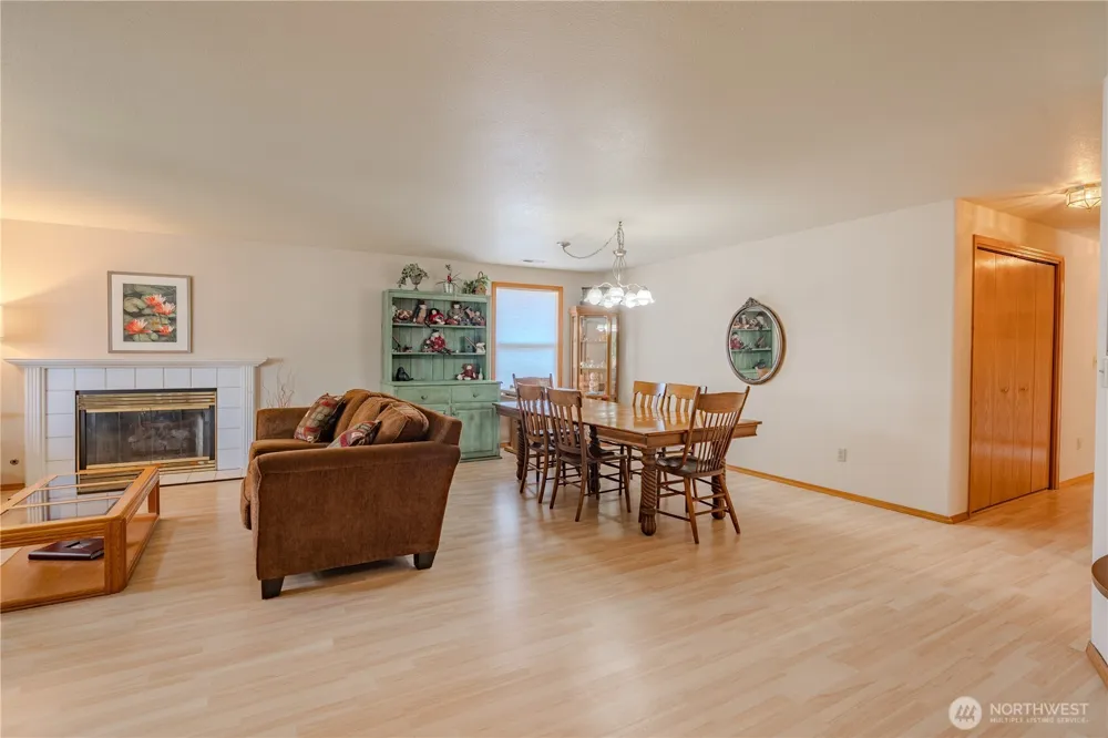 16007 NE Hickory Street Vancouver, WA 98682