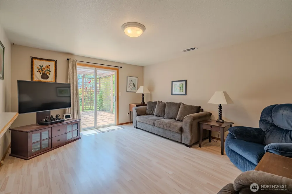 16007 NE Hickory Street Vancouver, WA 98682