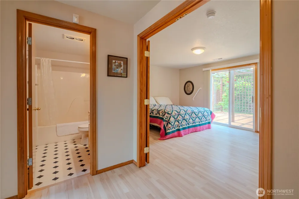 16007 NE Hickory Street Vancouver, WA 98682
