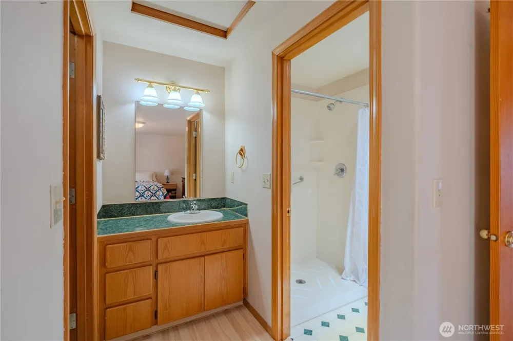 16007 NE Hickory Street Vancouver, WA 98682