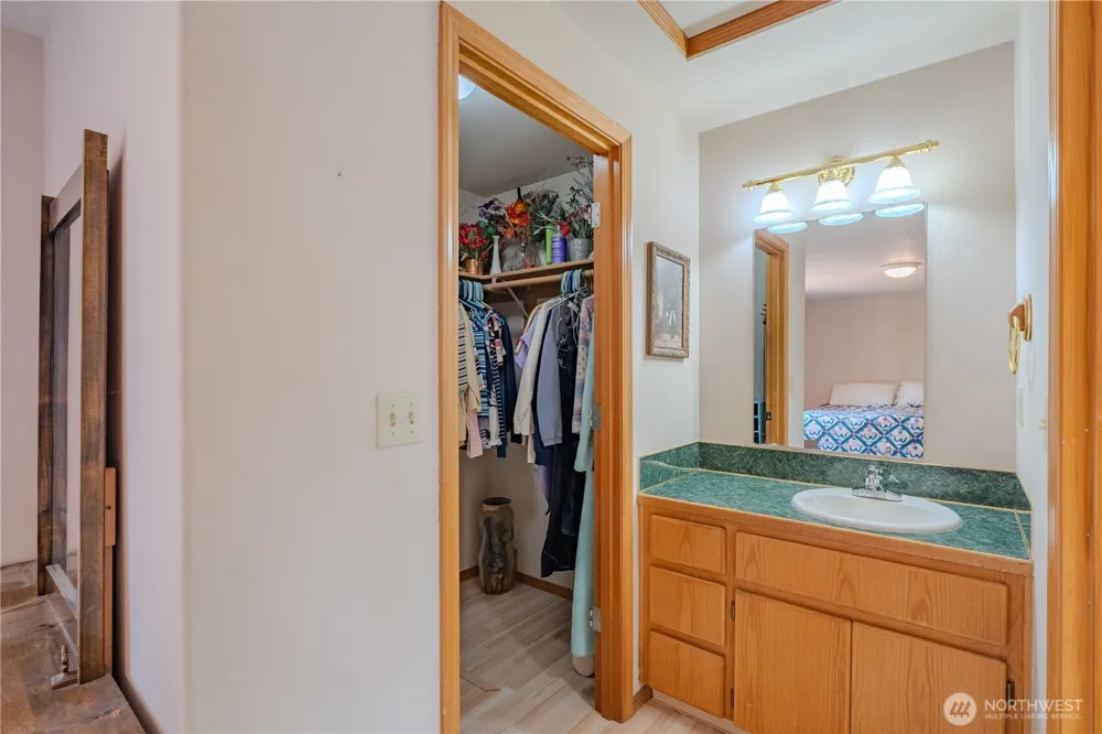 16007 NE Hickory Street Vancouver, WA 98682