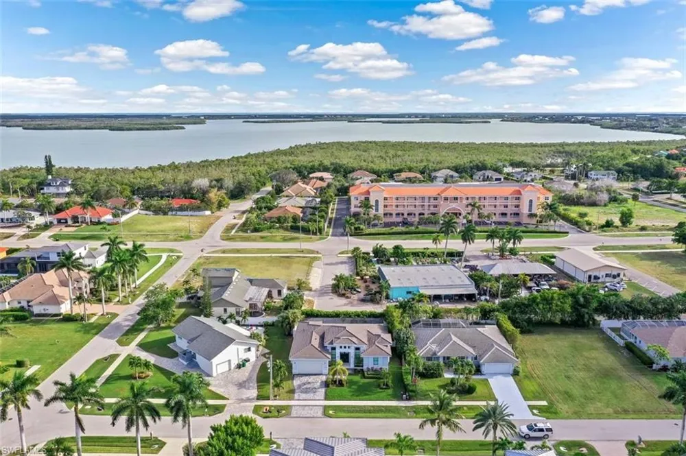 1889 Bahama Avenue Marco Island, FL 34145