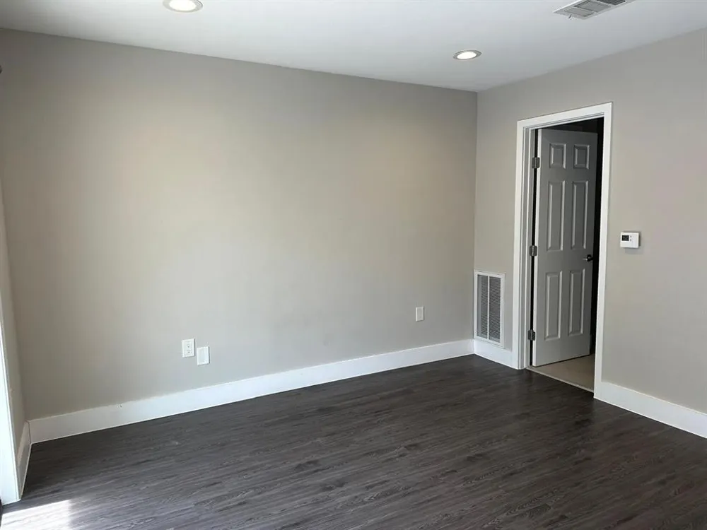 935 La Posada Drive #241 Austin, TX 78752