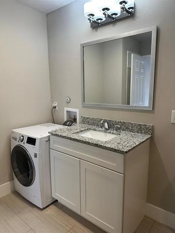 935 La Posada Drive #241 Austin, TX 78752