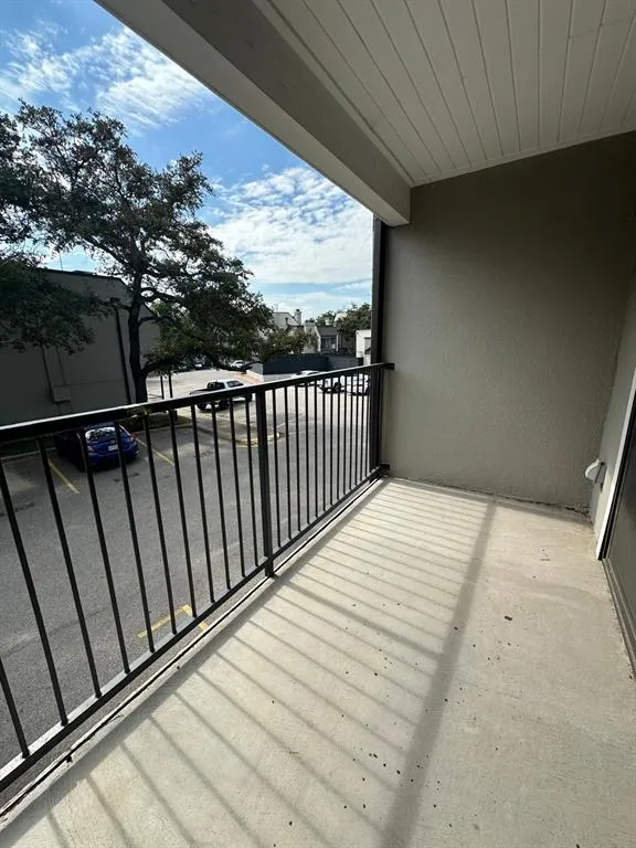 935 La Posada Drive #241 Austin, TX 78752
