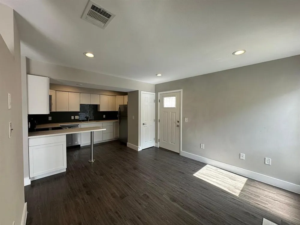 935 La Posada Drive #241 Austin, TX 78752