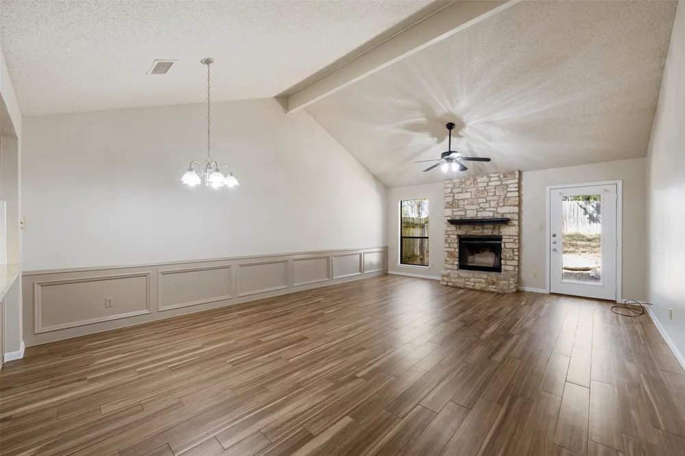 253 Mooring Circle #B Lakeway, TX 78734