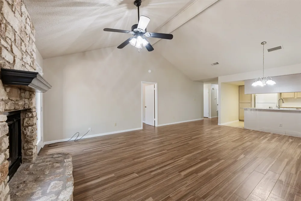 253 Mooring Circle #B Lakeway, TX 78734