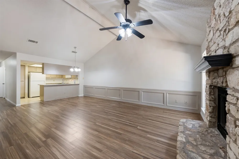 253 Mooring Circle #B Lakeway, TX 78734
