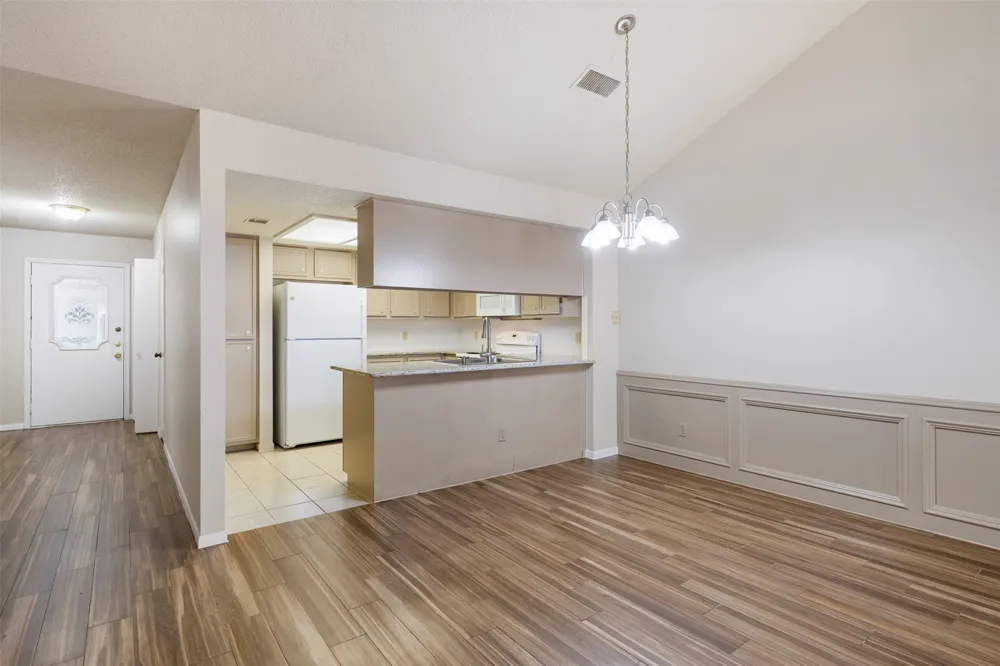 253 Mooring Circle #B Lakeway, TX 78734