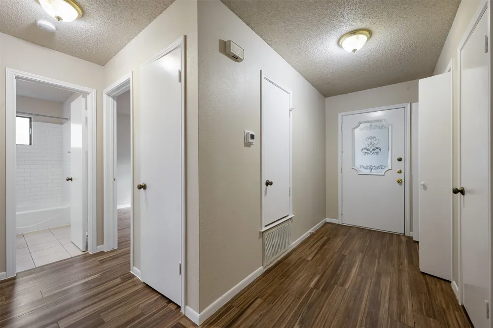 253 Mooring Circle #B Lakeway, TX 78734