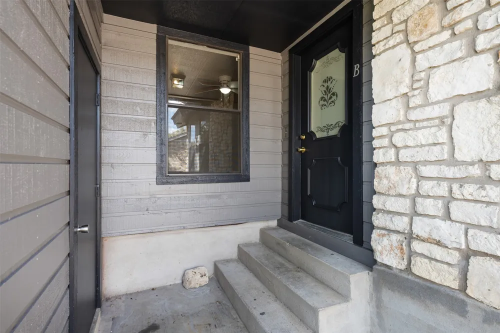 253 Mooring Circle #B Lakeway, TX 78734