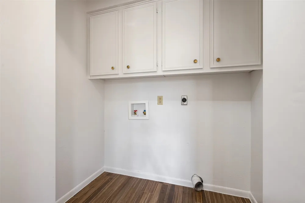 253 Mooring Circle #B Lakeway, TX 78734