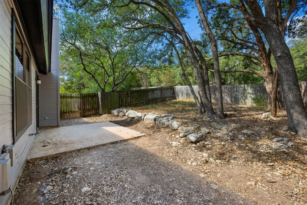 253 Mooring Circle #B Lakeway, TX 78734