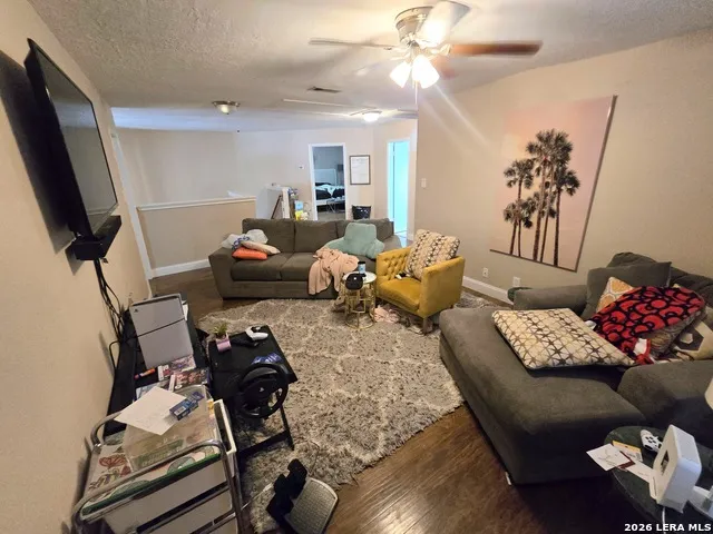 8419 BRANCH HOLLOW DR Universal City, TX 78148