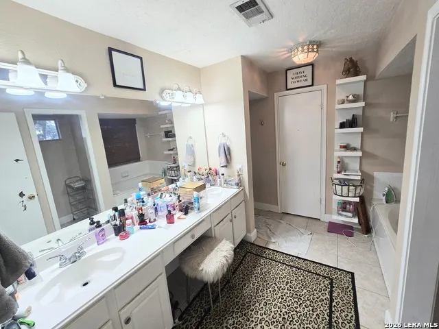 8419 BRANCH HOLLOW DR Universal City, TX 78148