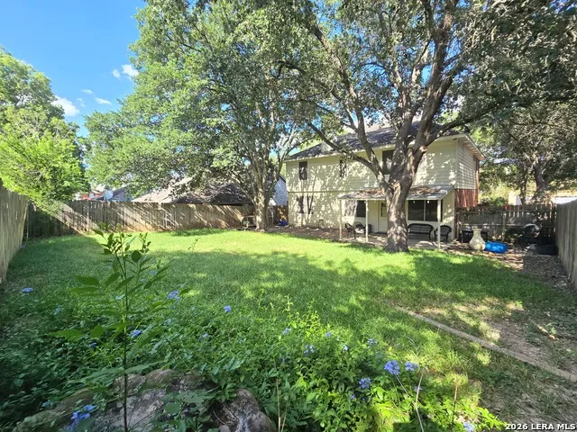 8419 BRANCH HOLLOW DR Universal City, TX 78148